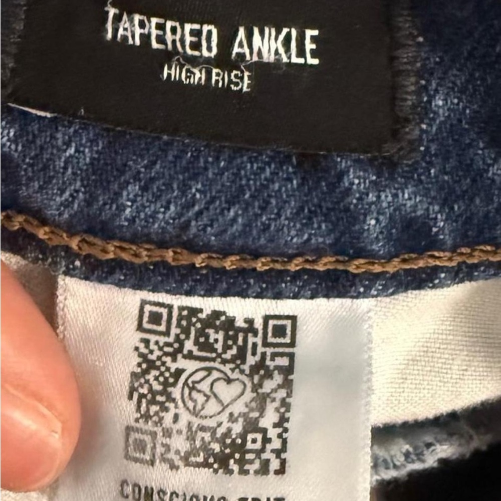 Express Women's Blue Boyfriend Jeans - Picture 4 of 5